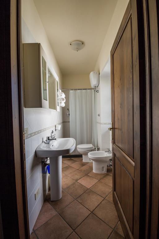 Cottage House Il Palazzetto Кастельнуово-ді-Гарфаньяна Екстер'єр фото