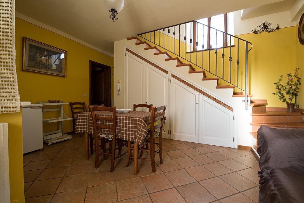 Cottage House Il Palazzetto Кастельнуово-ді-Гарфаньяна Екстер'єр фото