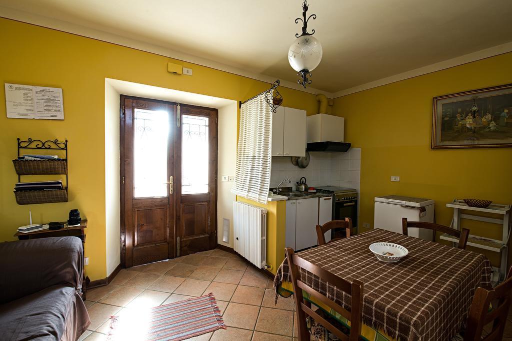 Cottage House Il Palazzetto Кастельнуово-ді-Гарфаньяна Екстер'єр фото